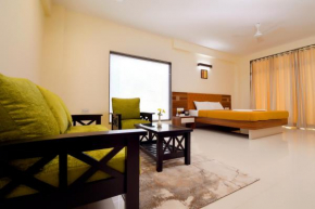 Отель Hotel Sadhana Executive  Даполи